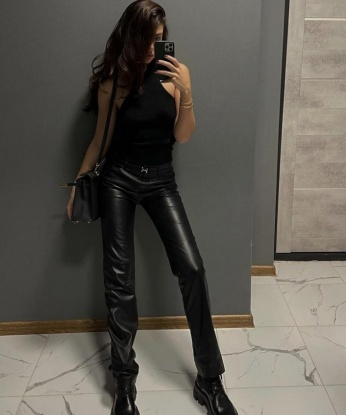 Сочная и раскрепощенная красотка ждет в гости состоятельного мужчину для жарких встреч и страстных ласк. Обещаю, не пожалеешь об этой встрече! 11102, 25 лет